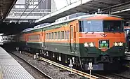 湘南色塗装のOM03編成