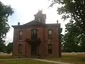1874年に建設された旧郡庁舎、 歴史的ワシントン州立公園の観光案内所として使われている
