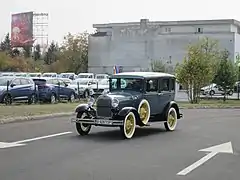ルーマニアでの1928年 スーサイドドアセダン
