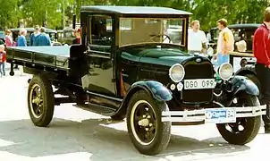 モデルAの高耐久性トラック版である1929年 モデルAA（英語版）