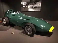 1958年型ヴァンウォールボディの基本形状は1956年から1958年にかけて大きな違いはない（サーキットに合わせたレースごとの変更はあった）。1958年型はホイール構成に違いがあり、空力の改善を狙って、前輪がワイヤースポーク、後輪がキャストホイールとなっている。。この車両を擁して、ヴァンウォールは初代F1コンストラクターズチャンピオンとなった。