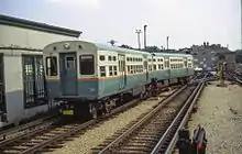 シカゴ・L 6000形(英語版)シカゴ・L向けに1950年から導入された2両固定編成の電車。一部車両はシカゴ・サーフェス・ラインのPCCカーの部品を流用して製造された。
