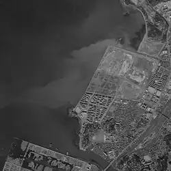 1975年12月1日撮影の福岡市香椎浜及び香椎浜ふ頭地区の航空写真