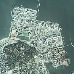 1981年11月14日撮影の福岡市荒津地区の航空写真