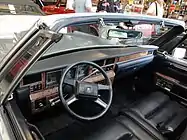 1987年 リンカーン・タウンカーのダッシュボード (オープン型のリムジンバージョン)