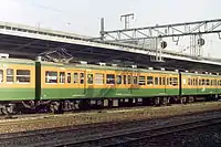 上:モハ114-827中:車端低屋根部下:モハ114-831