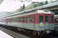 デ852