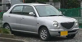 軽自動車におけるトランク付(ハードトップ)セミノッチバックセダンの例:2代目ダイハツ・オプティ