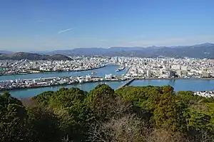 五台山より高知市中心部を望む