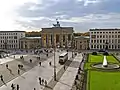 パリ広場と門の風景