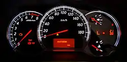 日産・ティアナの自発光式メーター(ファインビジョンメーター)