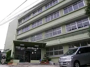 神戸市立雲雀丘中学校