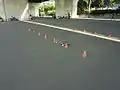スラローム用に並べられたパイロン