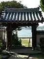 西門より海を望む
