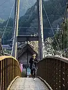 キャンプ場への吊り橋