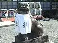 狛犬・阿形　前述の吽形と共に1756年（宝暦6年）建立のもの。