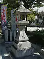 入口・石灯籠　1796年（寛政8年）建立。