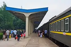 廬江駅のホーム