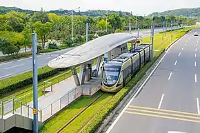 蘇州高新区有軌電車1号線（金色塗装）