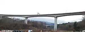 大規模なコンクリート連続箱桁橋(信越大橋)
