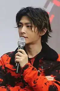 炎 亜綸