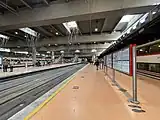 プラットホーム