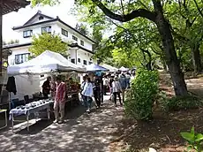 2023年（令和5年）春の益子陶器市「陶芸メッセ・益子」「東門前坂」テント村。