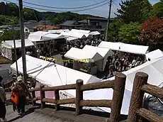 2023年(令和5年)春の益子陶器市テント村「かまぐれの丘」。