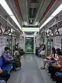 311x64編成（旧5x65編成）の車内。