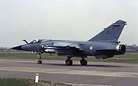 主翼下にシュペル530Fを装備する、フランス空軍のミラージュF1C。1992年3月に、オランダのレーワルデン空軍基地にて撮影。