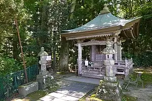 高館義経堂