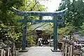 唐門前の鳥居