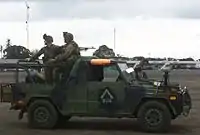 第二次リベリア内戦時の第26海兵遠征部隊(MEU)のIFAV。2003年、モンロビア・ロバーツ国際空港、リベリア国内。