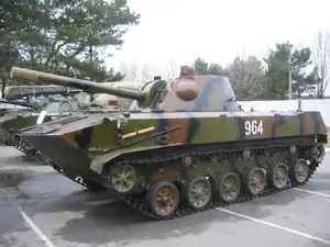 120mm自走迫撃砲"Nona-S"戦車のような外観だが、平射可能な自走迫撃砲である