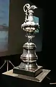 アメリカスカップ現存する優勝トロフィーとしては世界最古