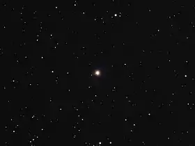りゅう座42番星(中央)