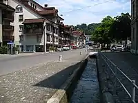 ミューレン広場のマッテ川