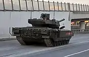 斜め後ろ。車体前面のハッチは戦車長用のものである。