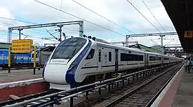 MGRチェンナイ・セントラル-マイスール・ヴァンデ・バーラト急行（2022年撮影）