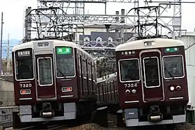 7300系による大阪梅田行き準急と京都河原町行き準急（2021年2月26日）