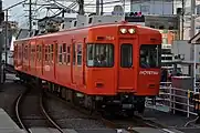 土日祝の郡中線運用は基本的2両編成で行われる(2023年 余戸駅)
