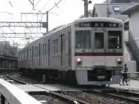 塗装変更後の7710編成（2002年5月19日 明大前 - 下高井戸）