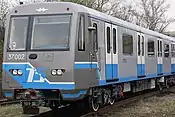 試作車前面に「75」という数字が塗装で描かれている
