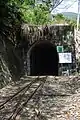 駅手前の9号トンネル