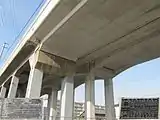あおなみ線に流用された中島駅付近の単線並列高架橋。右の高架は2004年、左の高架は1974年竣工。