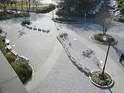 駅前広場(2008年1月、ホームより)