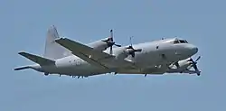AP-3C。4番エンジンを停止したまま飛行している。