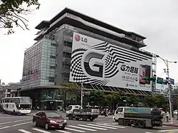 実用化第1号の松智路と松壽路の交差点(台北市)