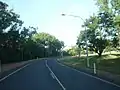 ウェイパ町を通る主要道路