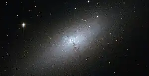 NGC 5253は今までに見つかっている青色コンパクト矮小銀河では最も近いものの1つ